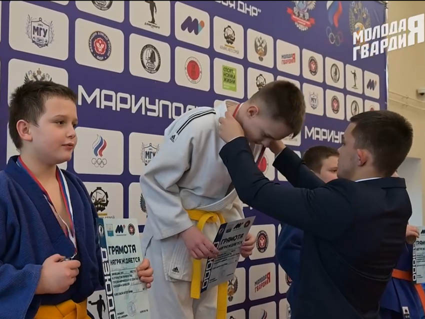 Кадр: «Молодая Гвардия»