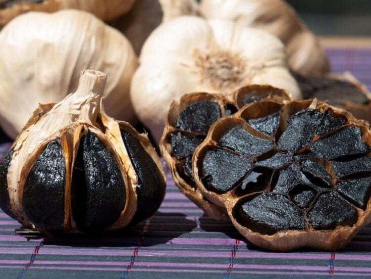 Черный чеснок из ферментатора.