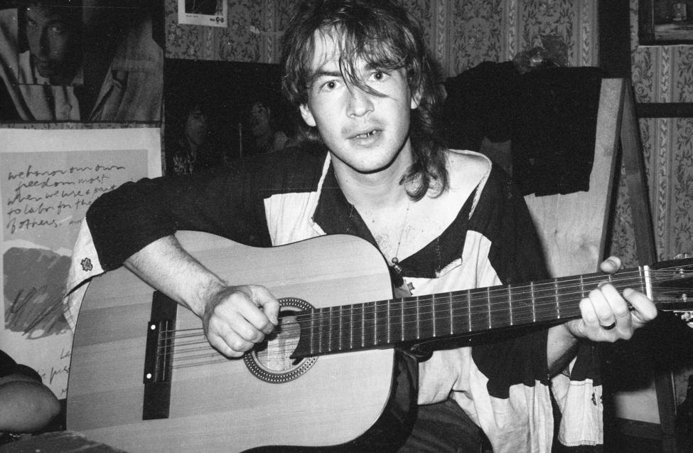 Александр Башлачёв - советский поэт, бард, рок-музыкант, певец, художник и журналист (фиои)