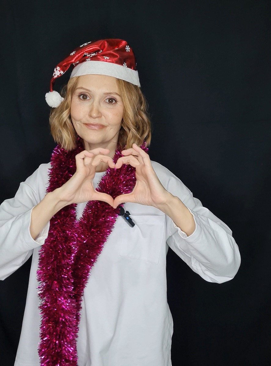 Девочки, люблю вас💕 Все с Новым годом, пусть все ваши желания и цели обязательно сбудутся в этом году❤️