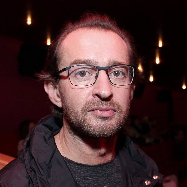     Константин Хабенский, артисты труппы и группа «Фрукты» сыграют «Рождественский концерт» на сцене МХТ