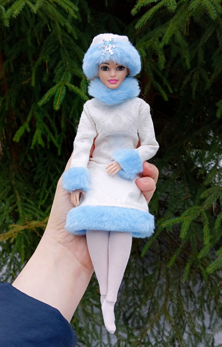 Моя Снегурочка. Йога-пышка Ева поздравляет всех с Новым годом.