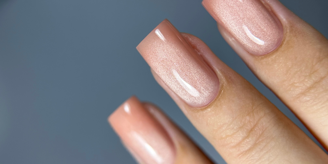 С каким маникюром девушки будут встречать Новый 2025 год?