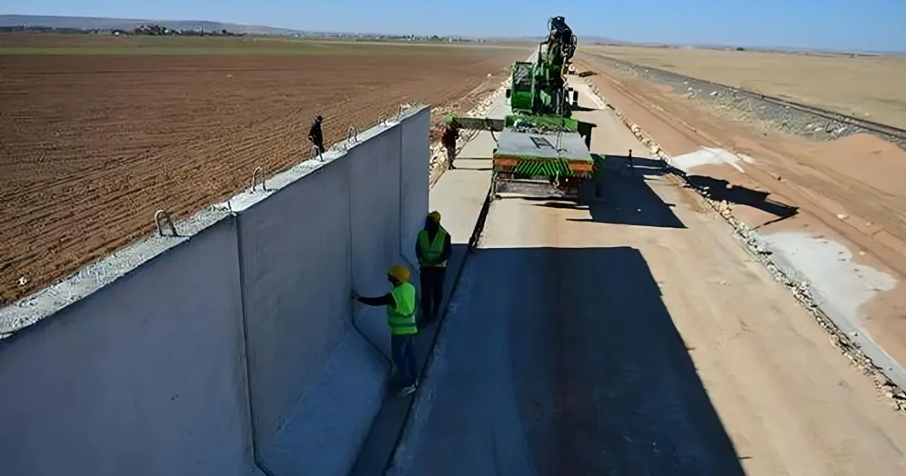 Строительство стены в Иране