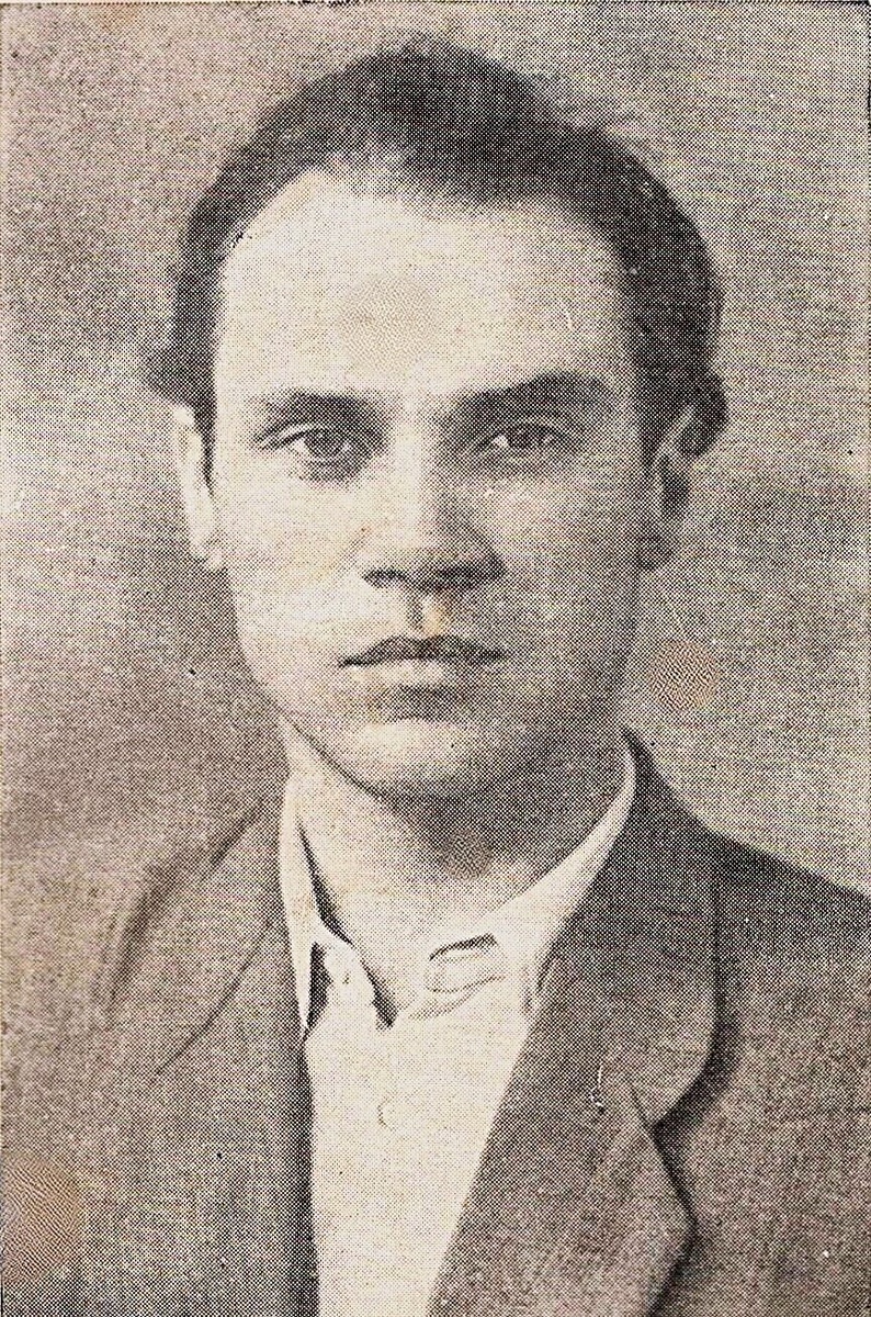 Валентин Новиков (04.10.1928-20.12.1994) в молодости. Фото писателя из его книги "В городе дремлющих львов" (1959).