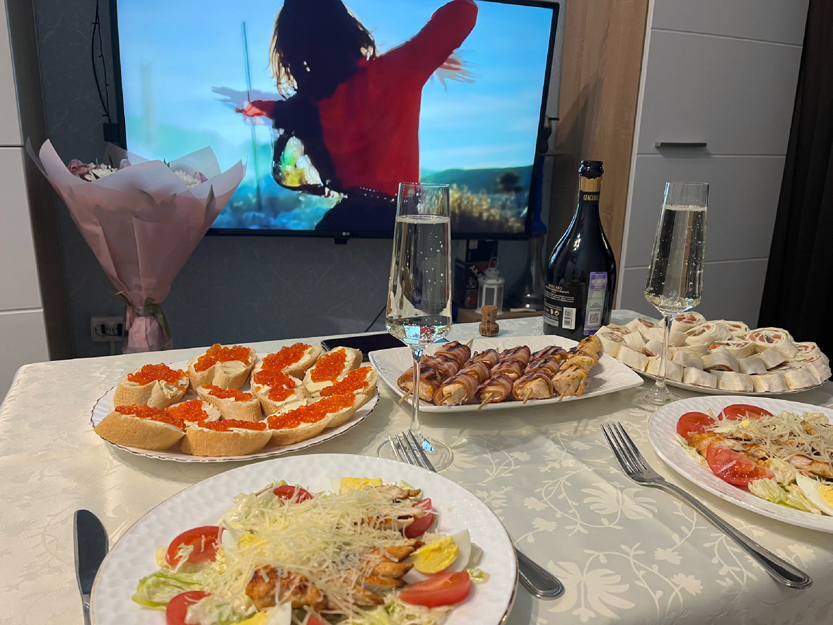 Новогодний праздничный стол на двоих❤️