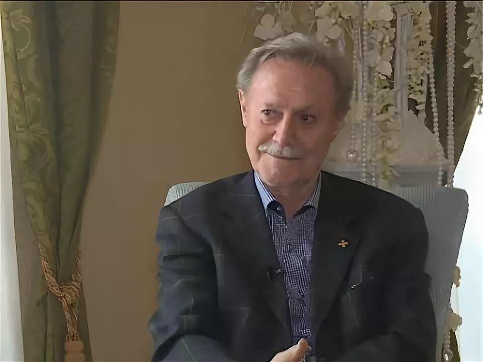   Кадр из передачи «В антракте», YouTube