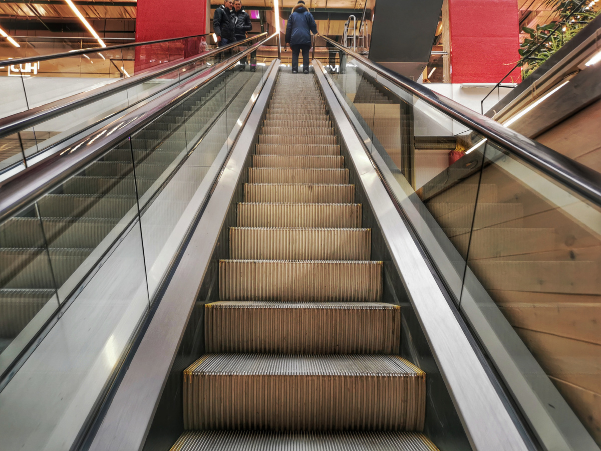 Следующие пять тысяч шагов тоже случились в ТЦ "Пятая авеню", но несколько часов спустя.