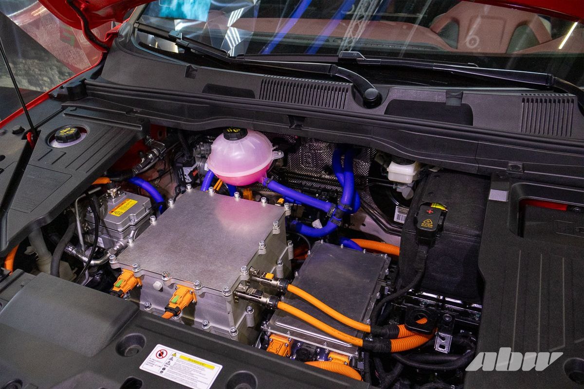 Начинка у электромобиля своя, белорусская.