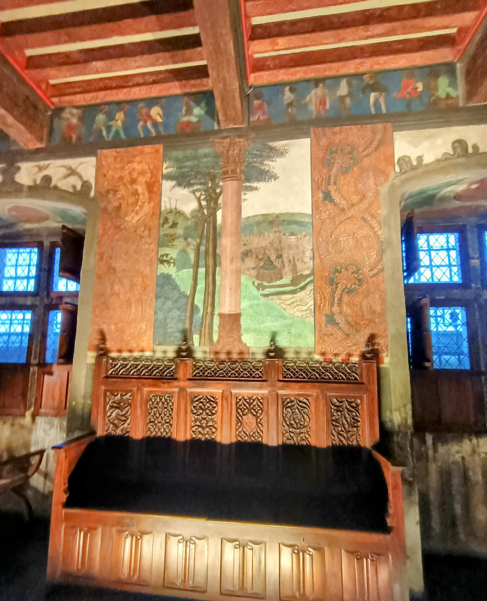 Зал судебных заседаний. Замок Issogne. Италия . Фото автора 