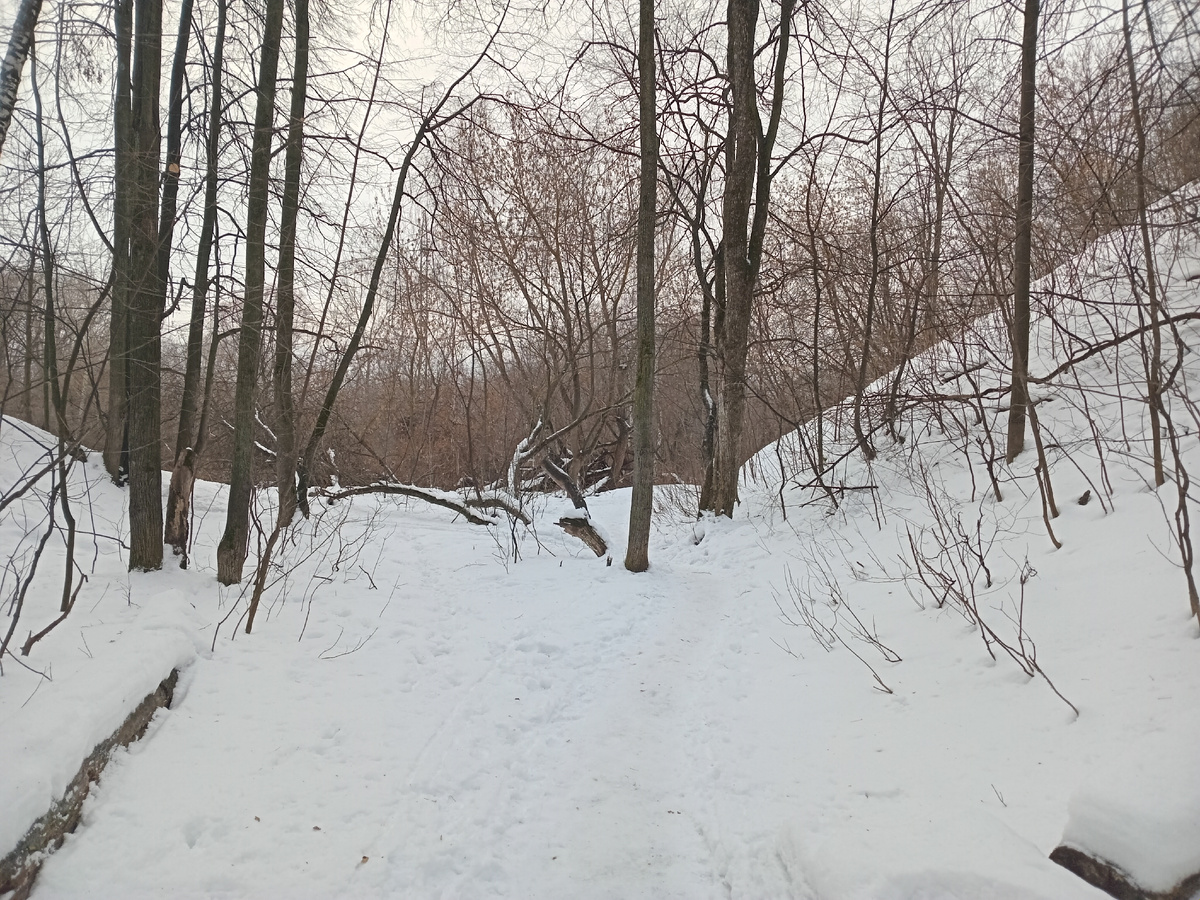 Всё чистенько, красивенько, только ходить скользко