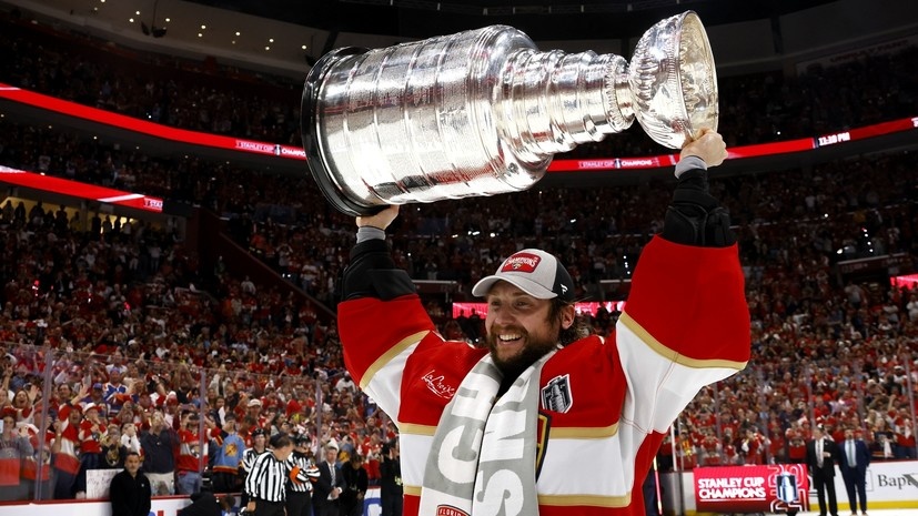     Голкипер «Флориды» Сергей Бобровский Gettyimages.ru Bruce Bennett / Staff