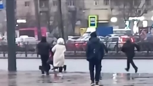 Emotions hungry thirsty. Кончаться голодный. Кончаться голодный. Голодный мужчина. Кончаться голодный.