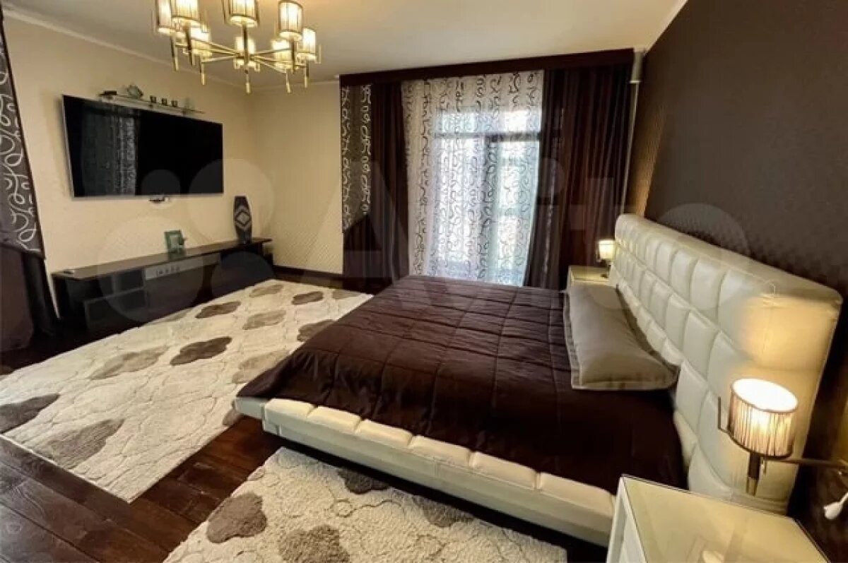    В Петропавловске продается 3-комнатная квартира за 33 млн рублей