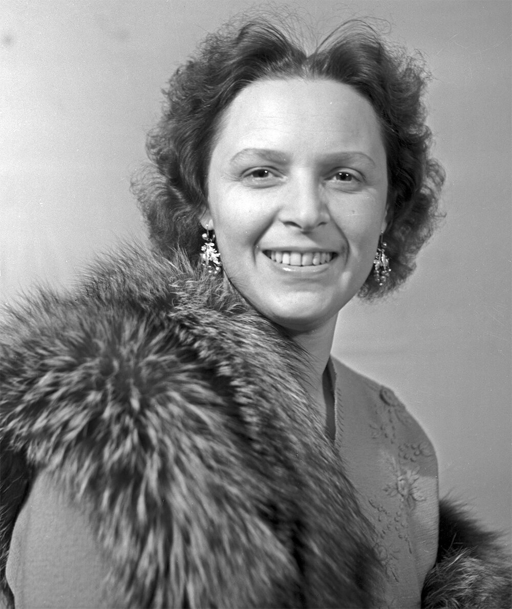    Солистка оперы Государственного академического Большого театра СССР Ирина Масленникова. 1953 г. Фото:  РИА Новости/ Б. Колесников