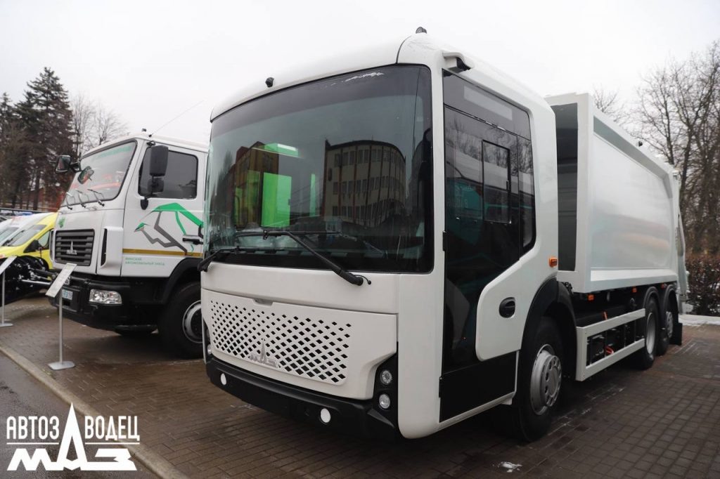 Прототип нового электрического мусоровоза от МАЗа.