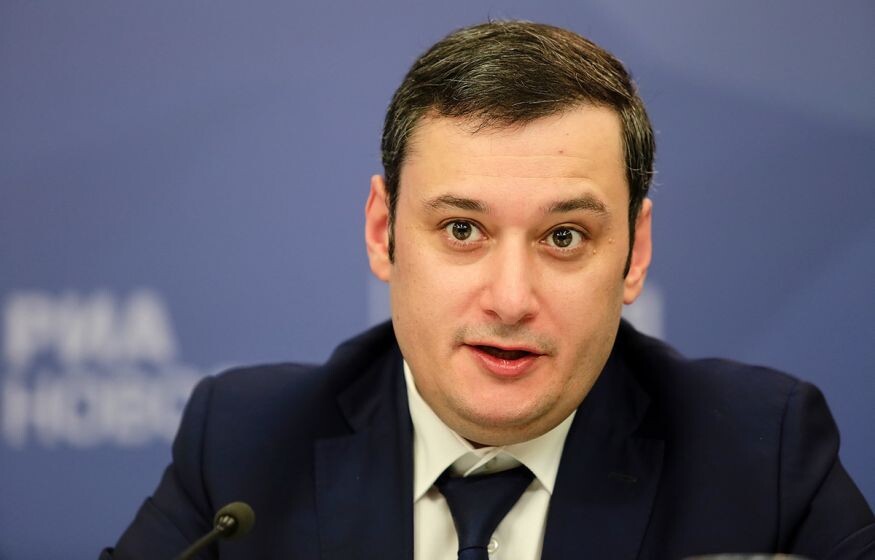    «Можно подумать, вы жили на острове»: Хинштейн поспорил с пенсионером из Суджи