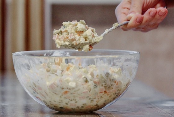    Рецепты новогодних салатов: вместо оливье