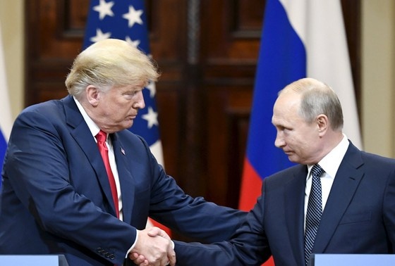    Президент России Владимир Путин и избранный лидер США Дональд Трамп