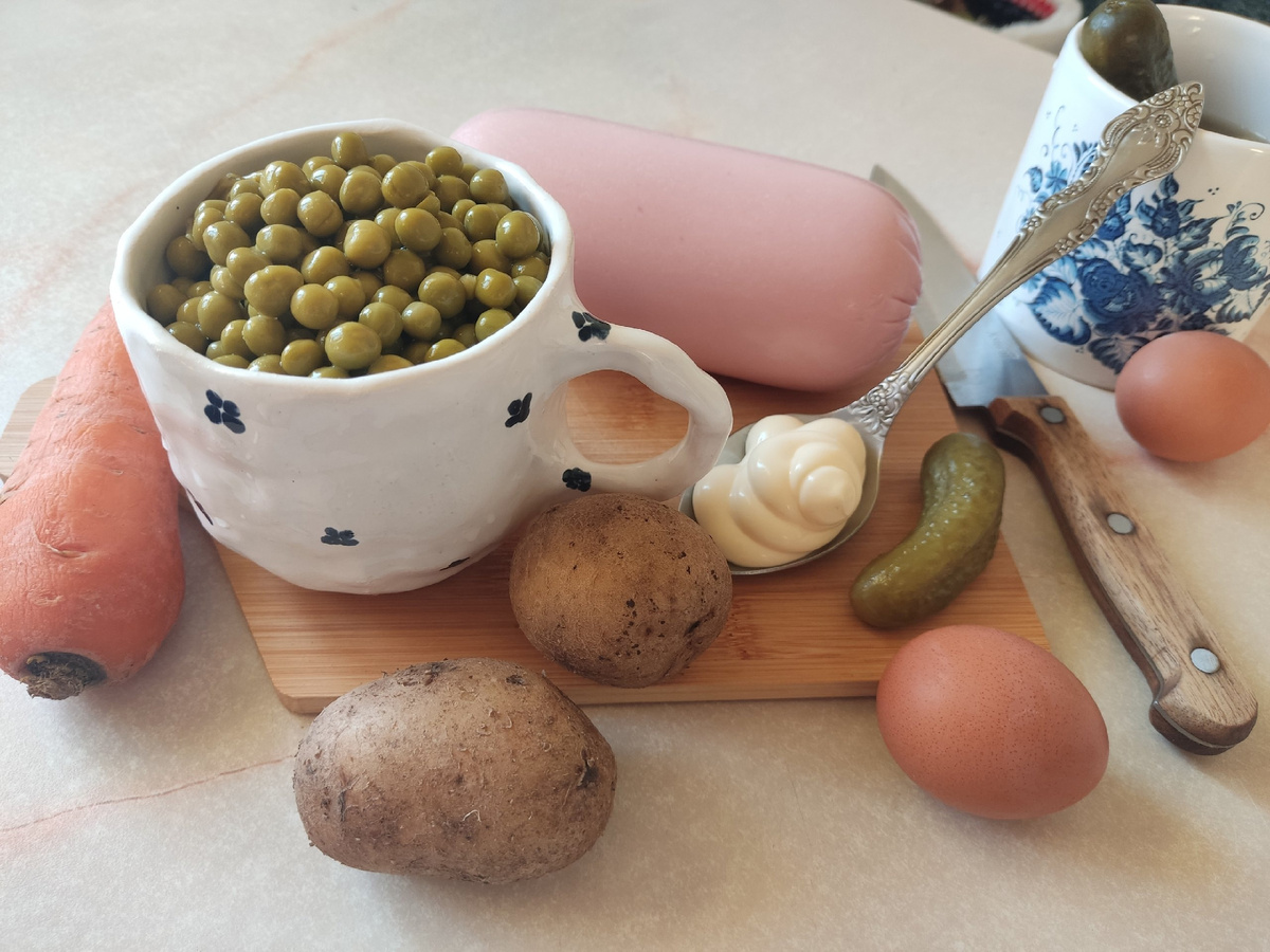 Космические корабли бороздят просторы интернета, а я всё как в голодный год живу: с картошкой, морковкой и колбасой