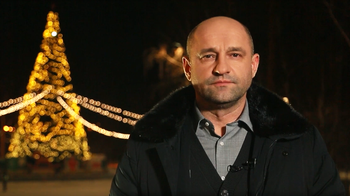    Поздравление с Новым годом полномочного представителя Президента в УрФО Артема Жоги