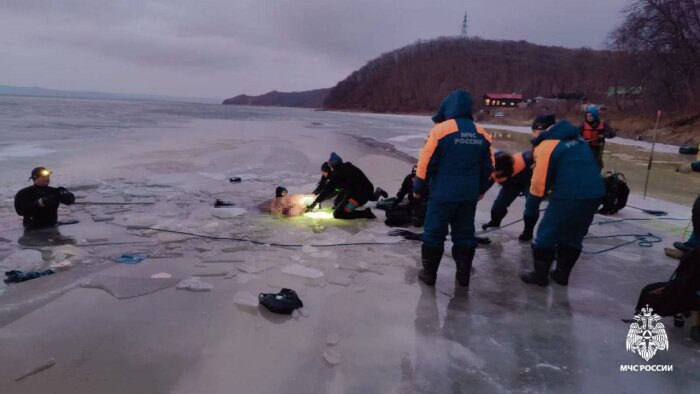  Усердие водолазов и волонтеров принесли результат – будет кого похоронить / Фото: МЧС России по Приморскому краю