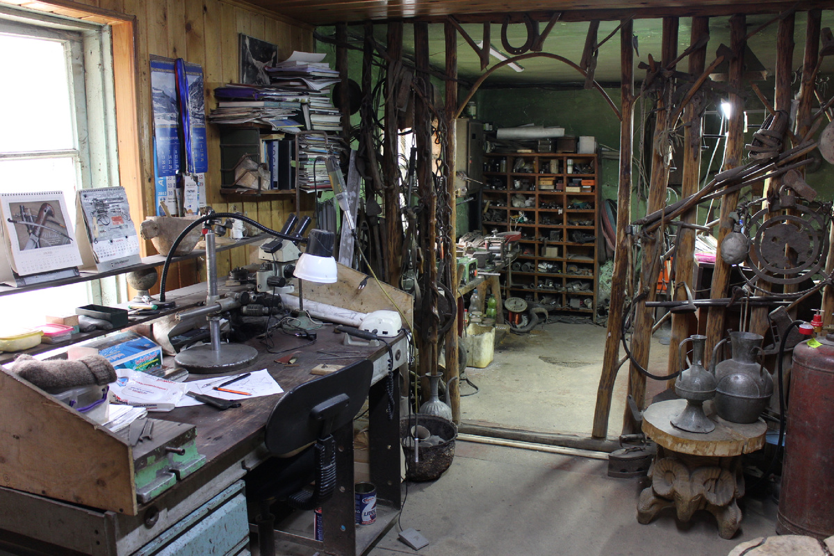 "Интеллектуальная" часть кузницы Хамзата Бачиева