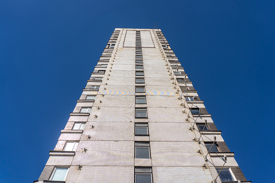 Здания получили название благодаря необычной форме