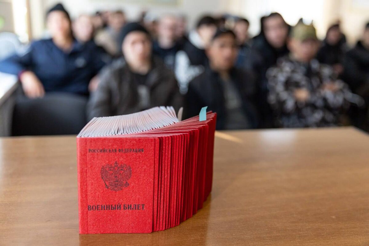     Около 500 жителей Сургута и района отправились на службу в армию