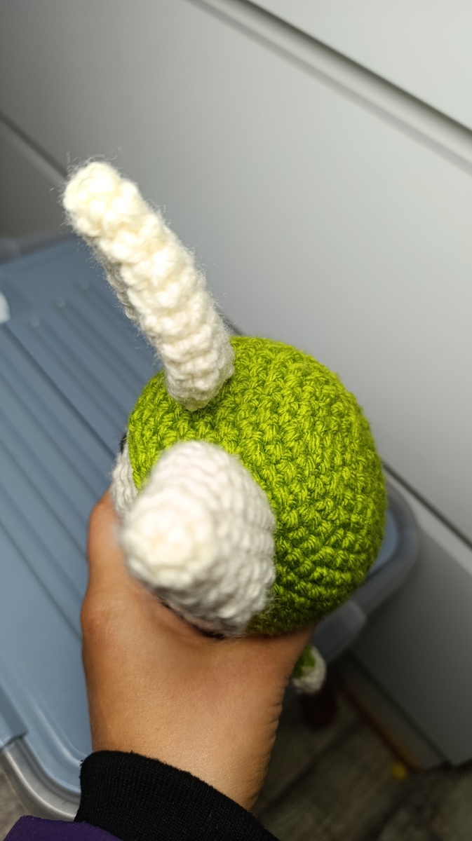 Шлем на голове.