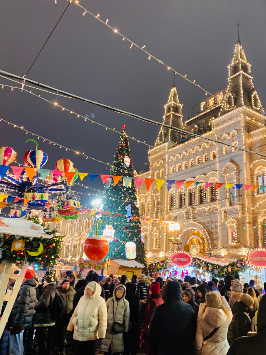 Ежегодная зимняя ярмарка у ГУМа