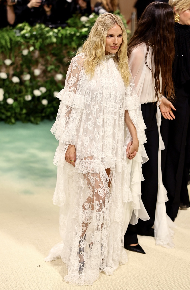 Сиенна Миллер в Chloé