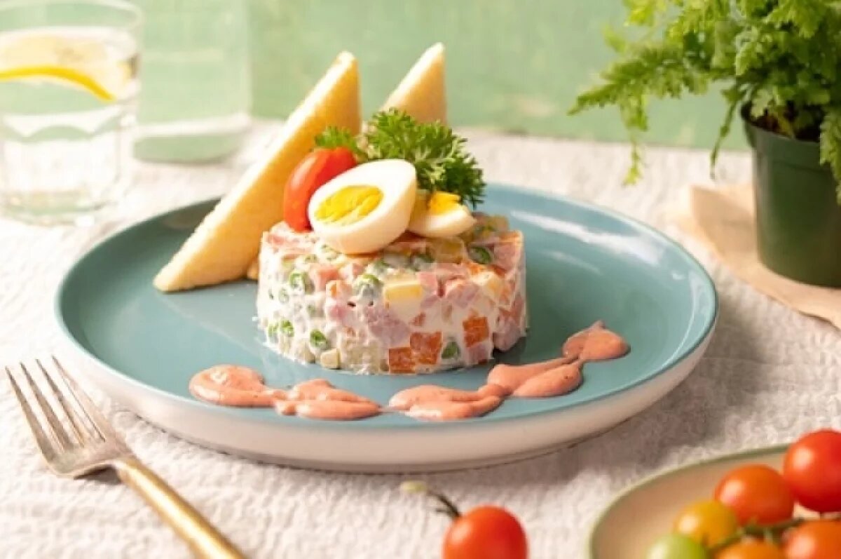    Сколько можно хранить салаты и другие блюда после праздничного застолья?