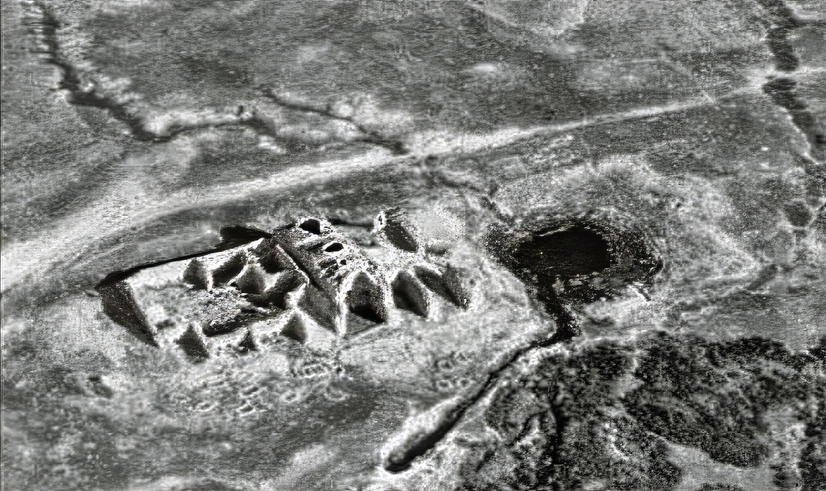 Древние постройки на Луне.