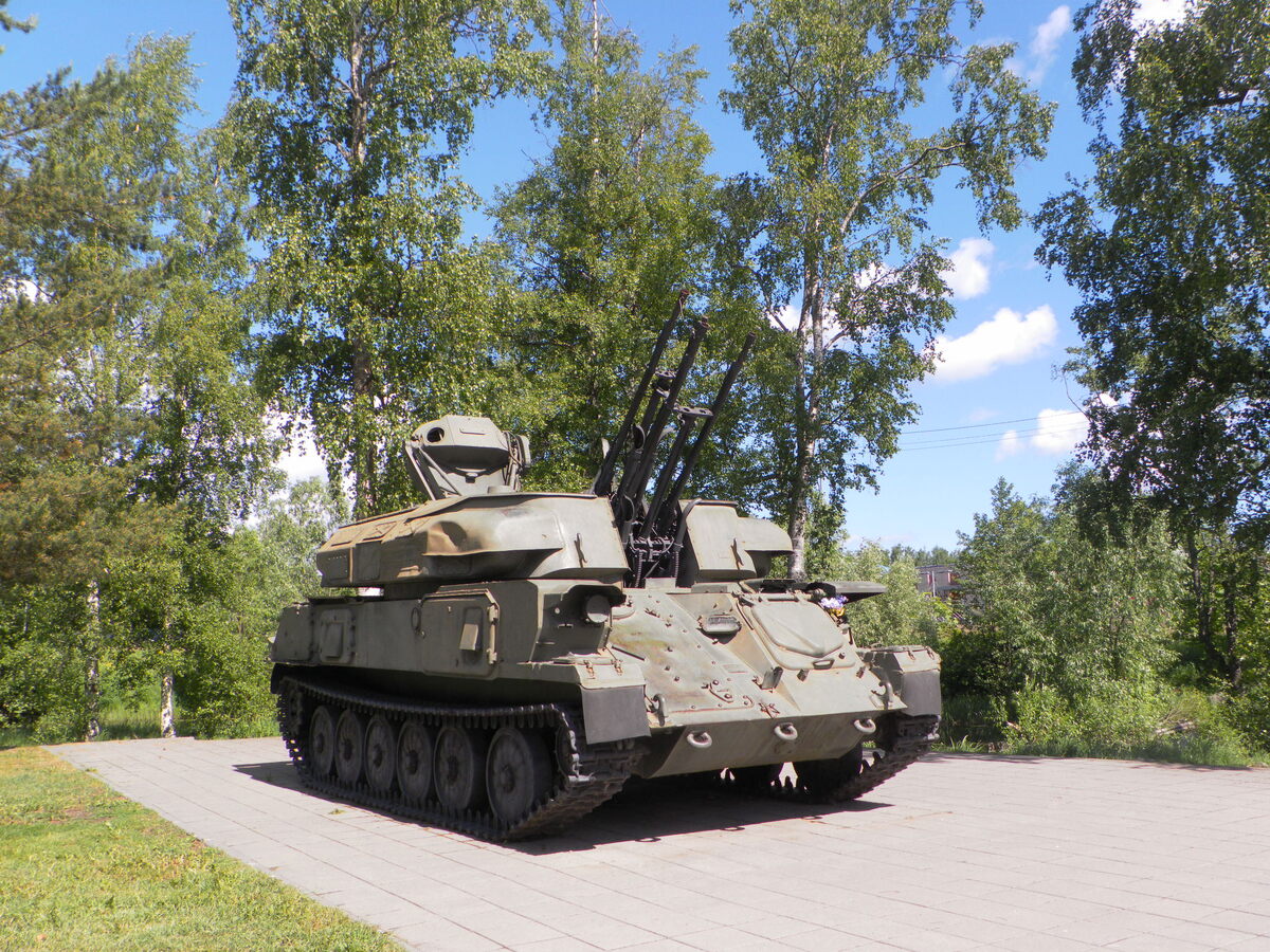 Боевые машины в Приозерске