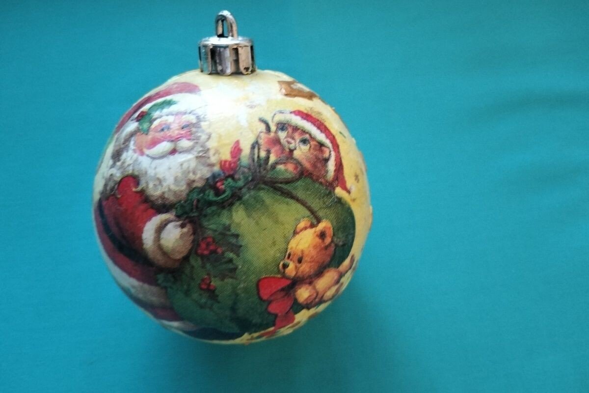 Давно пора добавить к единственному шару в технике декупажа еще парочку. Источник: личный архив Людмилы Кондрашовой📷
