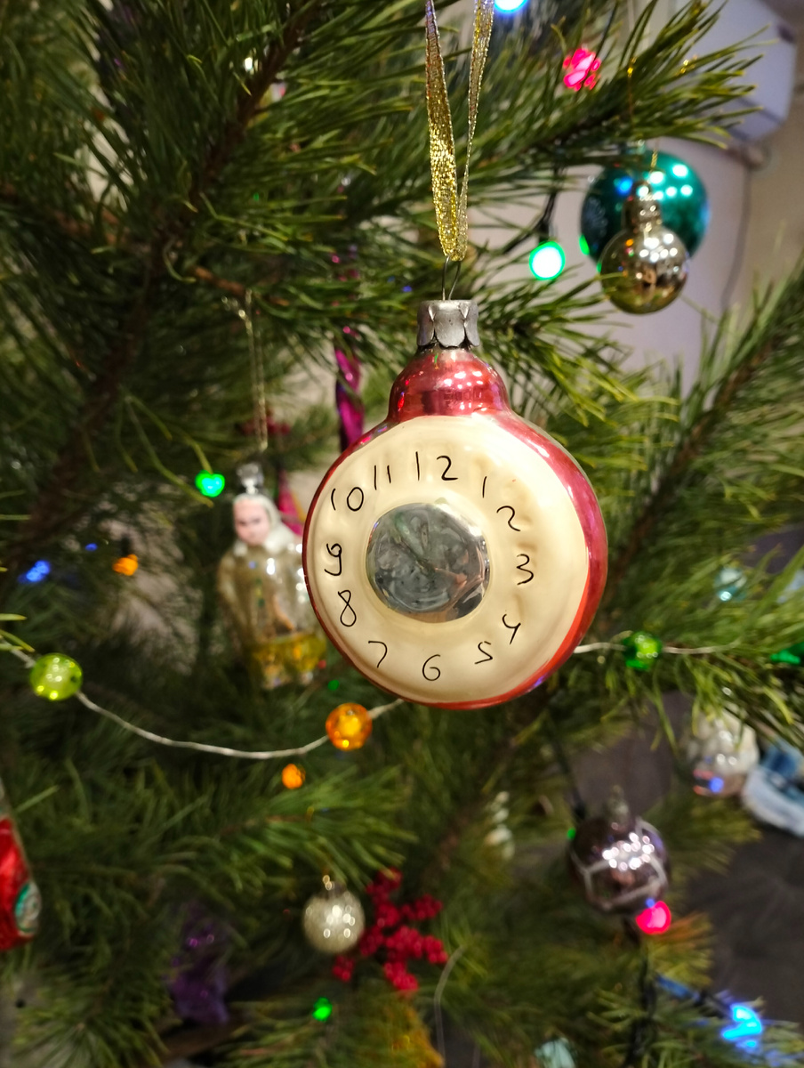 А вот "Карнавальную ночь" я очень уважаю 