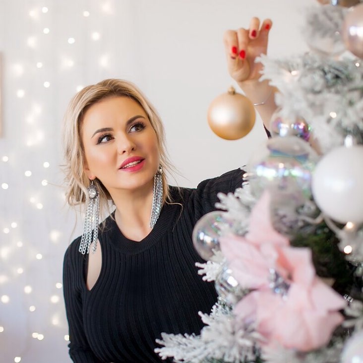 4esnok.by (Анна Семенович на Новый год)