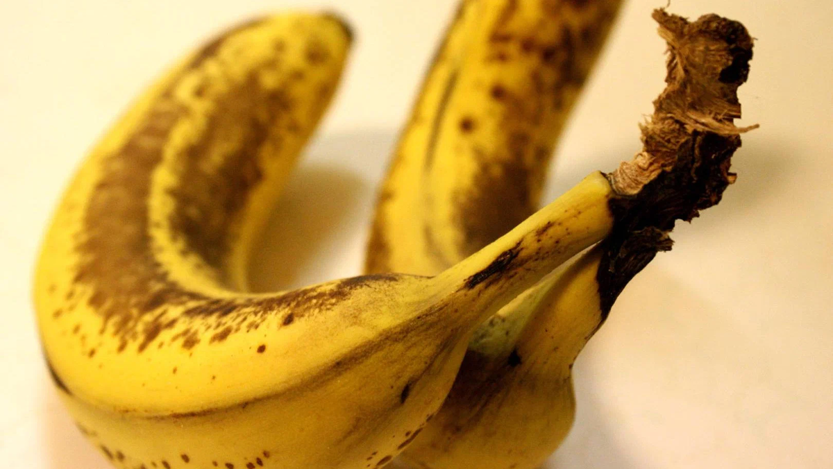 С оторванными хвостиками бананы быстрее портятся