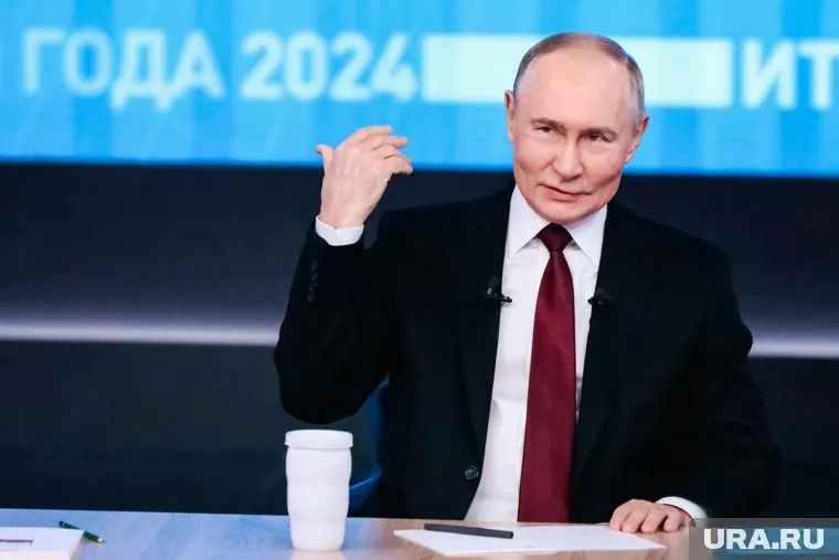 Путин хочет вытащить Россию из демографической ямы
Фото: Роман Наумов © URA.RU