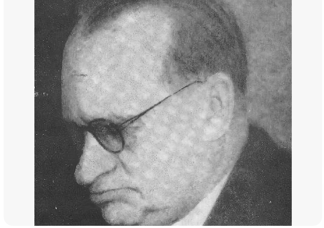 примерно так выглядел Алехин в 1945