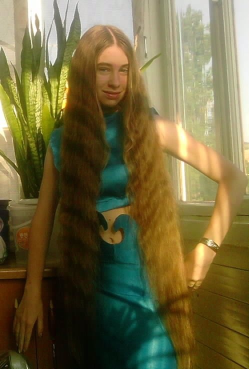 Ориби Каммпирр. Авторский костюм на Чародеек: совмещение элементов одежды с лентами. Волосы были ещё длиннее, но с тех пор фото не сохранились. © Copyright: Ориби Каммпирр