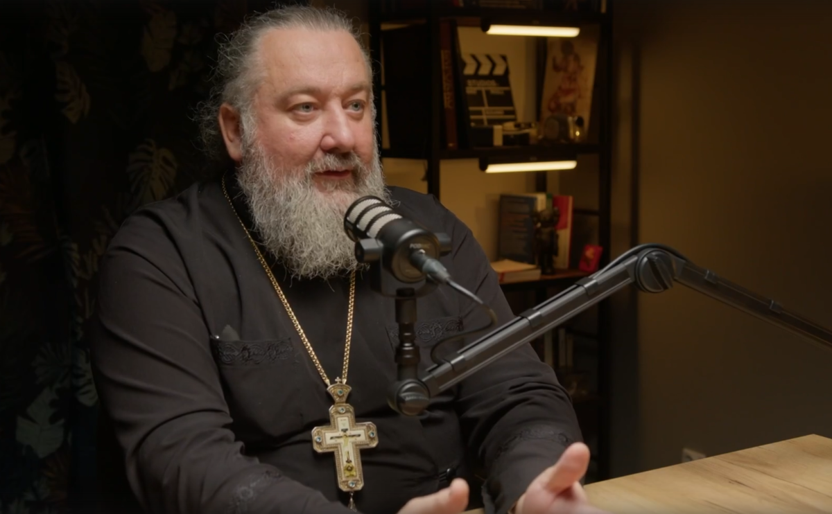    Скриншот из видео «Священник на СВО: Отец Леонид о войне, религии, России и Украине», «Лучше звоните Роде» / «ВК»