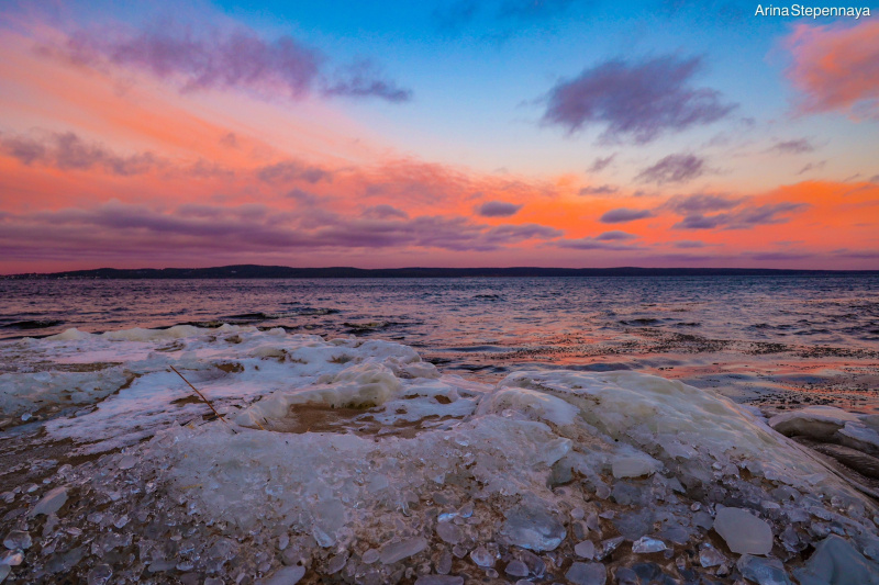    Феерический закат сняла фотограф Петрозаводска в последний день 2024 годаАрина Степенная