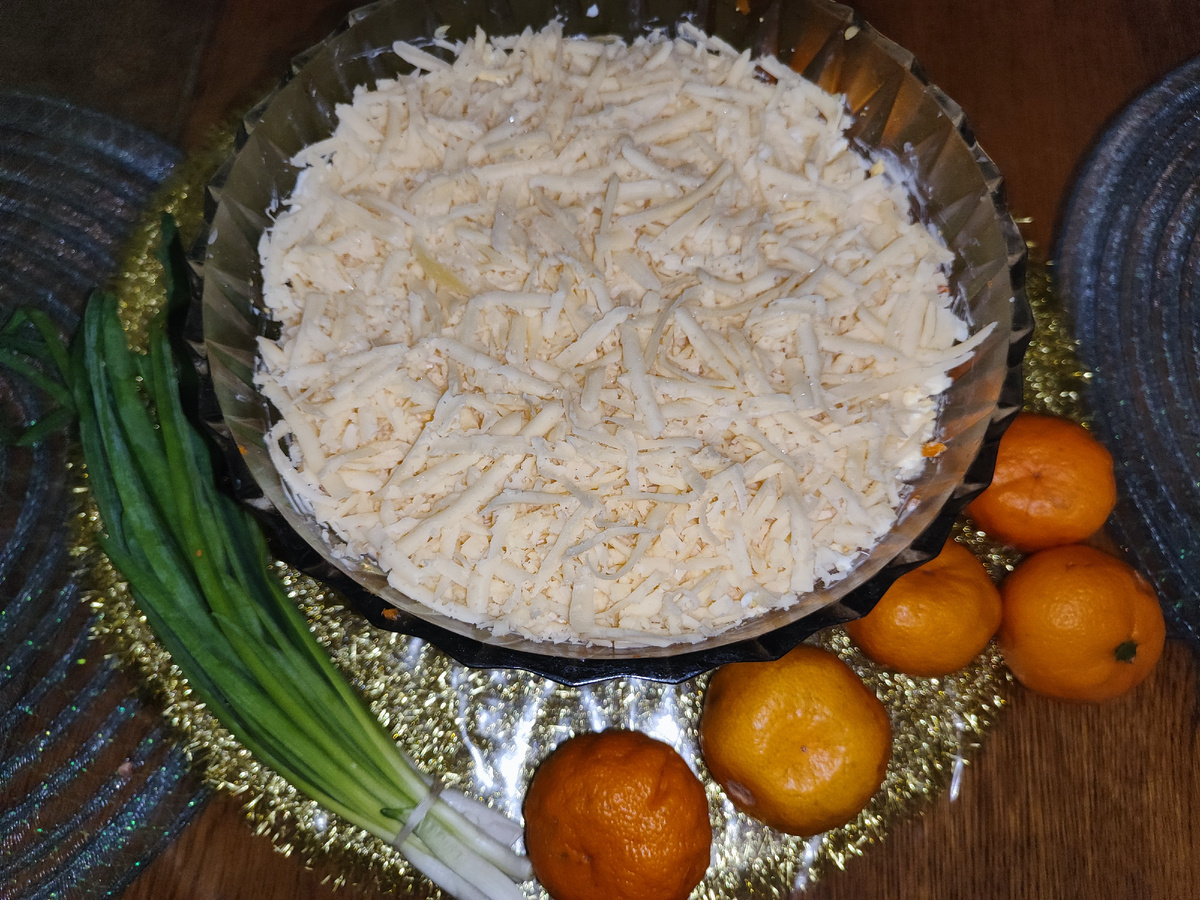 мой вариант мимозы. Сверху сыр.