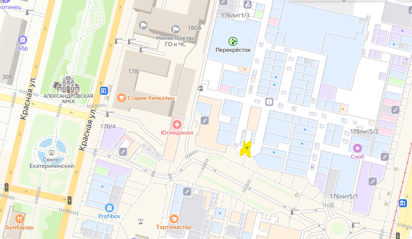 Схема ТЦ "Центр города" для упрощения навигации. Желтый крестик на карте - вход в крытый павильон, о котором ниже пойдет речь.