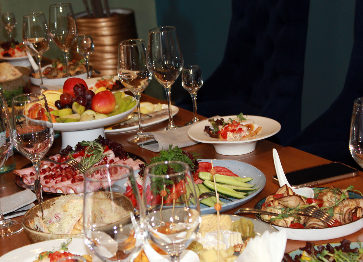 Избежать похмелья поможет отсутствие алкоголя и, как ни удивительно, Кровавая Мэри.  Фото: Фото: ФедералПресс / Анастасия Алимпиева