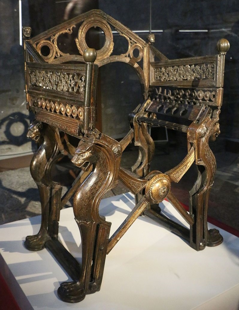 Трон короля Дагоберта.