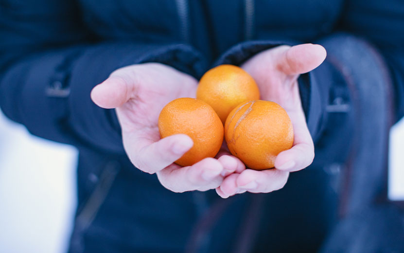    Опрос IZHLIFE: у 54% ижевчан Новый год ассоциируется с запахом мандаринов