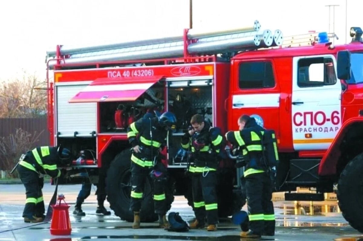    По словам Олега Аврашко, если в новогоднюю ночь пожарным приходится выезжать на вызовы в основном из-за пиротехники, то уже вечером 1 января чаще вспыхивают бани.